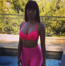 C'est votre jour de chance, les voici. Nicki Minaj S Camel Toe Rapper Tries To Start A New Trend In A Bra Spandex Hollywood Life