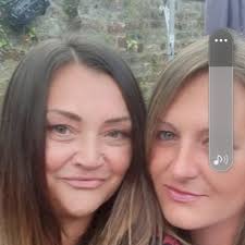 Angela Thomson (@angelathomson75)