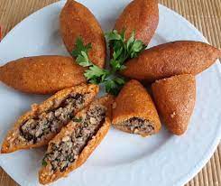 icli kofteyi yemesi guzel ama yapmasi biraz sikintilidir yaparsin dagilir sert olur pismez derken bir suru emek c yemek tarifleri yemek etli yemek tarifleri