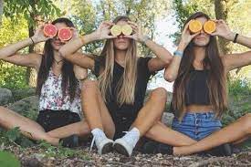 5 Concrete Ways To Maintain Your Health While At School Friend Photoshoot Friend Pictures Friends Photography