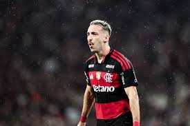 Léo Ortiz vira chave após críticas do início de temporada e retoma confiança no Flamengo