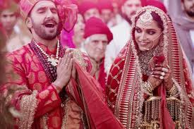 Ranveer Singh Deepika Padukone Wedding Mehendi Pictures Hd Quality Good Quality Images Bollywood Weddi Indian Bridal Wear Red Indian Bridal Dress Indian Bridal