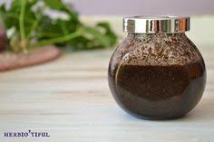 Macerat Huileux De Cafe Recettes Et Bienfaits Herbio Tiful Natural Beauty Secrets Diy Lotion Diy Cosmetics