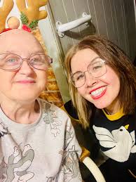 I just lost my beautiful niece here to a very long illness. I will miss you  with all my heart my beautiful niece Roseanne Sue Barnes. Until we meet  again tell Grandpa