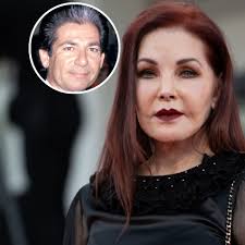 Kardashian Vater wollte eigentlich Priscilla Presley heiraten