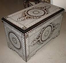 Osmanli El Sanatlari Sedefli Sandiklar Sedef Islemeli Ceyiz Sandiklari 3d Art Drawing Decorative Boxes Diy And Crafts