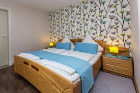 The schwarzenbergs are members of the german nobility and czech nobility and they held the rank of princes of the holy roman empire. Haus Schwarzenberg Marta Michael Andre Ernst