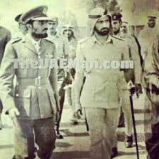 الشيخ محمد بن راشد و السلطان قابوس في السبعينات sultan qaboos male sketch people
