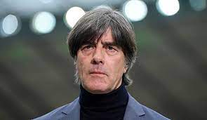 Bundesliga und für andere süddeutsche vereine auch in der bundesliga aktiv. Dfb Team Deshalb Sitzt Jogi Low Heute Nicht Auf Der Trainerbank