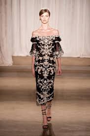 Black And White Fashion Show The Runway S Best Black White Fashion Fashion Week Colorful Fashion