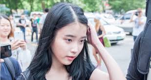 12 Gorgeous K Pop Idols Who Look Incredible Without Make Up Pop Idol Kpop Idol Idol