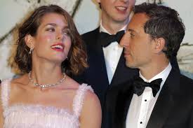 Invité d'honneur du 17e gala annuel du lycée français de new. Gad Elmaleh Evoque Sa Rupture Avec Charlotte Casiraghi
