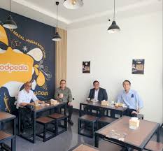 Foodpedia gajayan merupakan restoran yang berkonsep eat and play untuk anak muda dan keluarga, di mana pengunjung dapat menyicipi beragam . Foodpedia Perwari14 Tempat Nongkrong Baru Di Palembang Rmolsumsel Id