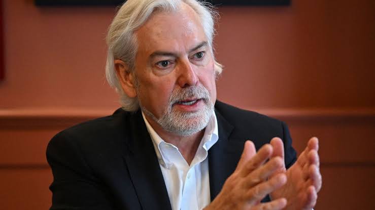 Philip Morris: Tabakkonzern könnte laut PMI-Chef Jacek Olczak bald eine  ESG-Aktie werden - manager magazin