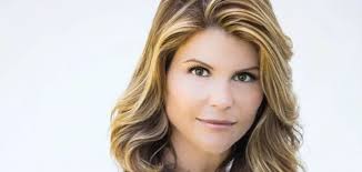 Lori Loughlin Interview: Full House Alum Talks Raising Teenagers