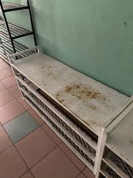 Kalau rak bunga biasa, fungsinya hanyalah menampung tanaman. Rak Kasut Besi Viral Home Furniture Furniture On Carousell