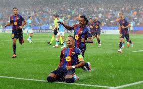 Raphinha bags brace as rampant Barcelona cruise past Feyenoord