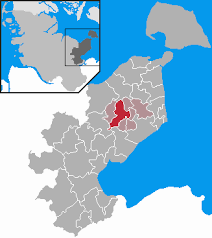 Die kleine gemeinde liegt inmitten von wiesen, alleen und grünen wäldern. Lensahn Wikipedia