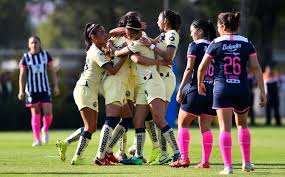 La liga, que empezó a finales de julio pasado, ha revalorizado al fútbol femenino mexicano que aún enfrenta la brecha salarial. Liga Mx Femenil Tiene Definidas Las Semifinales Del Guard1anes Mediotiempo