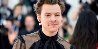 13, the music star and one direction alum is the first man to appear solo on the cover of the iconic fashion magazine in all of its 127 year history. Fans On Twitter React To Harry Styles Vogue Cover Dress