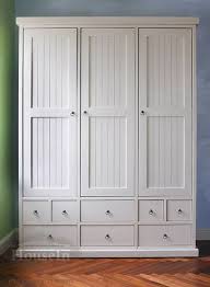 ארון 3 דלתות מחורצות דגם קינמון Br ארון איכותי בעל 5 מגירות גדולות ו 3 מגירות קטנות מעוצב מעץ מלא לחדרי ילדים ונוער Br עשוי Dolaplar Ic Tasarim Gardirop