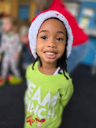 🎄✨ Our YMCA preschool elves were out and about spreading Christmas cheer  today! 🎅❤️ So proud of these little helpers for bringing big holiday  smiles! 🤗💚🎁