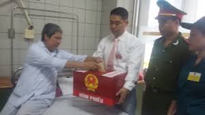 Bệnh viện bạch mai là đơn vị sự nghiệp công lập đang trong quá trình thí điểm theo cơ chế tự chủ toàn diện song chưa hoàn thiện nên cũng nằm trong tác động chung của sự chuyển dịch đó ông cũng cho biết bệnh viện bạch mai vừa tuyển dụng 506 người, trong đó có nhiều bác sĩ ở trình độ cao. Bá»‡nh Viá»‡n Báº¡ch Mai Du Co 1 Bá»‡nh Nhan CÅ©ng Tá»• Chá»©c Báº§u Cá»­