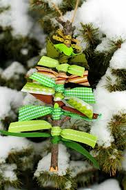 A homemade gift is definitely more meaningful.and cheaper. 20 Easy Christmas Crafts For Kids Bright Star Kids