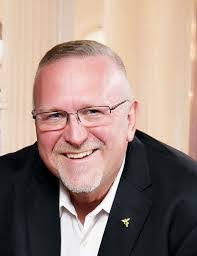 Darrell Ray's Instagram, Twitter & Facebook