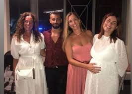 Maybe you would like to learn more about one of these? Paola Frizziero E Incinta Del Piccolo Gennaro Maria Ecco La Prima Foto Col Pancione