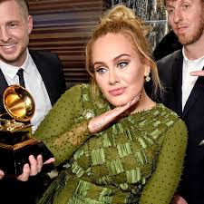 11, 1975, is broadcast live from nbc's famed studio 8h in new york city's rockefeller center. Adele Snl Trailer Zeigt Ihre Neue Figur Gala De