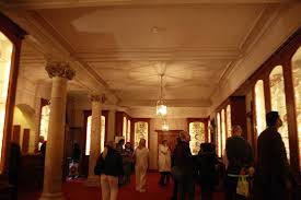 • você pode adquirir um audioguia gratuito na entrada, que te leva para um passeio pelo castelo e conta várias curiosidades sobre a história da fortaleza e. Visitando O Castelo De Windsor Dicas E Fotos Do Passeio Inesquecivel