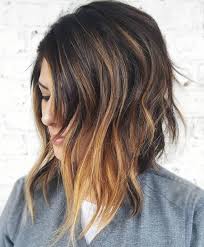 Dai wavy bob al caschetto scalato dai tocchi retrò, ecco i tagli capelli medi autunno inverno 2022 di tendenza in 160 immagini. Top 50 Tagli Medi Per Capelli Spessi Nel 2022 Capellidistile It