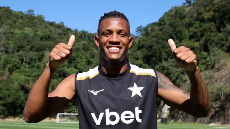 Botafogo recusa proposta do Palmeiras por Danilo &bull; Folha do Leste