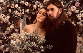 It looks like miley cyrus is confirming that she married liam hemsworth with these brand new photos posted to her instagram account! Miley Cyrus Shares More Unseen Wedding Photos With Liam Hemsworth For Valentine S Miley Cyrus And Liam Hemsworth Bts Wedding Photos