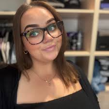 Turn a pack of Butternut Snaps, cream cheese and jelly crystals into these!  Creamy lemon jelly cups:  https://www.taste.com.au/recipes/creamy-lemon-jelly-cups-recipe/ob0pjgqj