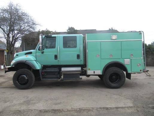 International 7400-SFA-4X4-2004 Cab & Chassis Truck