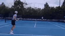 Jannik sinner va avanti e lo fa soffrendo a parigi Sinner Gif Gifs Tenor