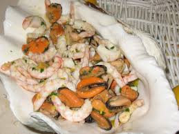 L'insalata di mare è un fresco piatto a base di molluschi e crostacei lessi o cotti a vapore e conditi con quando pronti ritirateli. Insalata Di Mare Antipasto Classico Vittoria Ai Fornelli