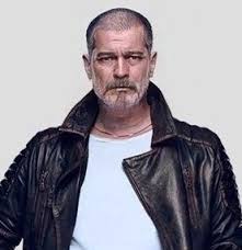 Çağatay's new film will surprised all the girls when they see çağatay because he lost 8 kilograms and his hair is long. Cagatay Ulusoy Yasli Resimleri Face App Uygulamasi Guzel Sozler 2021