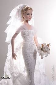 Barbie a rencontré admire la transformation radicale de la mariée! Collection Soie Et Dentelle Modele Blanc Robe De Mariee Barbie Mariage Barbie Et Robe Barbie