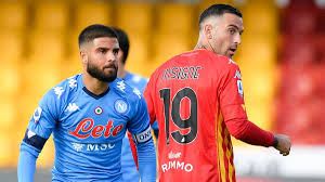 Napoli verliert auch noch lorenzo insigne. Lorenzo And Roberto Insigne Score As Napoli Beat Benevento In Serie A Eurosport