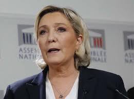 Marine Le Pen Sa Fille De 21 Ans Mathilde Chauffroy Attaquee En Pleine Nuit A Son Domicile