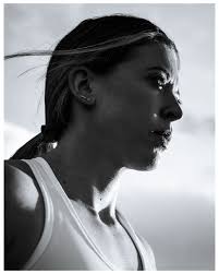 Monotone at the running track featuring @jh.personal.page and @kelliselman  . . . . . . . . . #running #runner #athletic #athlete #trackandfield  #workout #excersise #weightlifter #crossfit #nike #nikerunclub #nikerunning  #commercialphotographer ...