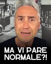 MA VI PARE NORMALE?! Io vedo a tavola, nelle pizzerie, i genitori che danno  'sto benedetto cellulare ai bambini di 4 anni per farli stare zitti! Vi  prego, non fate questa cosa!