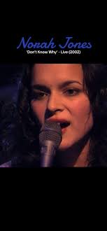 Norah Jones performing ‘Don’t Know Why’ live (2002). #norahjones  #dontknowwhy #jazz #music #2000smusic #itsbetterlive
