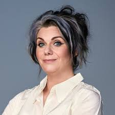 Does it pay to be a uni wed?