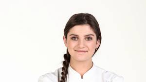 People earn money for food, and the chef makes the meal. Top Chef 2021 Qui Est Charline Stengel Gagnante D Objectif Top Chef Youtube