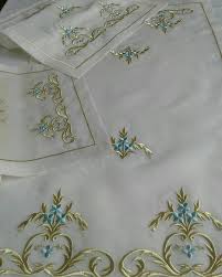 Odemis Ipegi Masa Konsol Orta Sehpadan Olusan Salon Takimimiz Sadece 480 Tl Instagram Facebook Embroidery Designs Brazilian Embroidery Embroidery Patterns