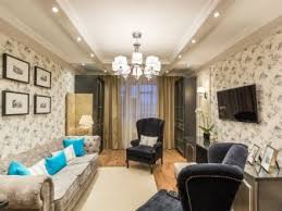 الجمع بين لون الستائر مع خلفية في الداخل 90 صور كيفية اختيار الستائر في الغرفة إلى الأثاث وورق الجدران الخفيفة وأفكار التصميم الداخلي المألوف لغرفة المعيشة